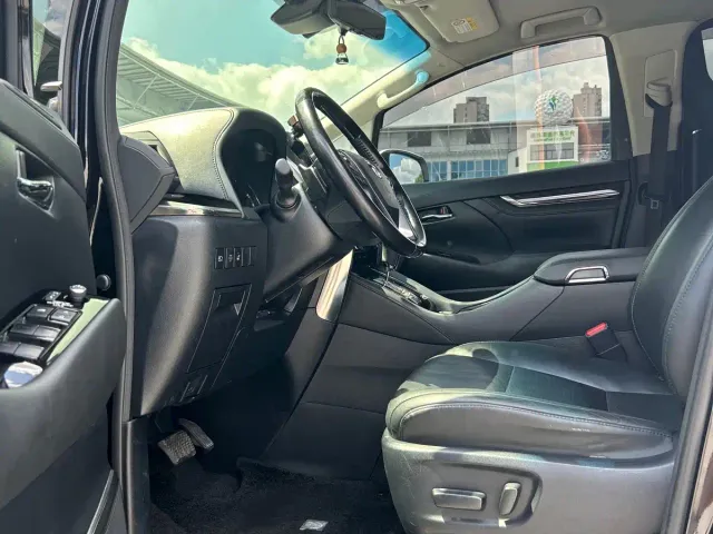 Toyota Vellfire 2021 Crown Hybrid 2.5L HV Premium Edition — Фото автомобиля 7