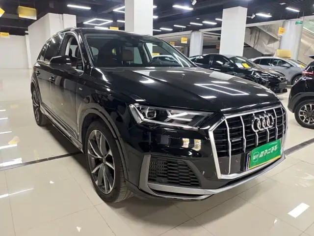 Audi Q7 — Фото автомобиля 3