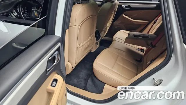 Porsche Macan — Фото автомобиля 11