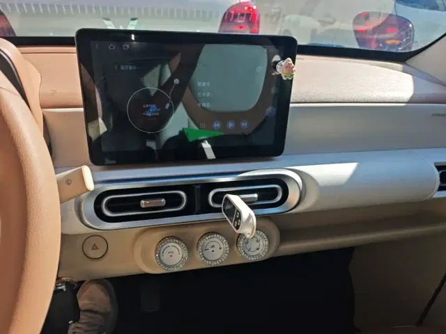 Wuling Hongguang Mini EV — Фото автомобиля 12