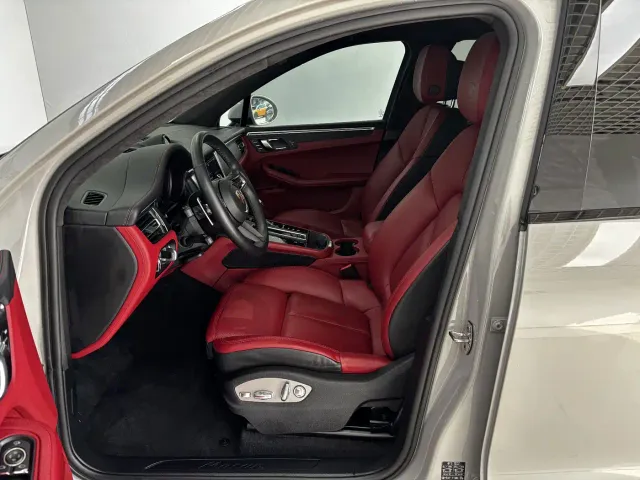 Porsche Macan — Фото автомобиля 12