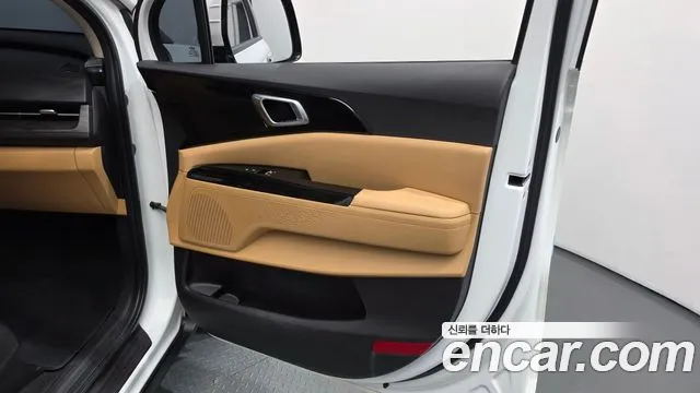 Kia Carnival Generation 4 — Фото автомобиля 14