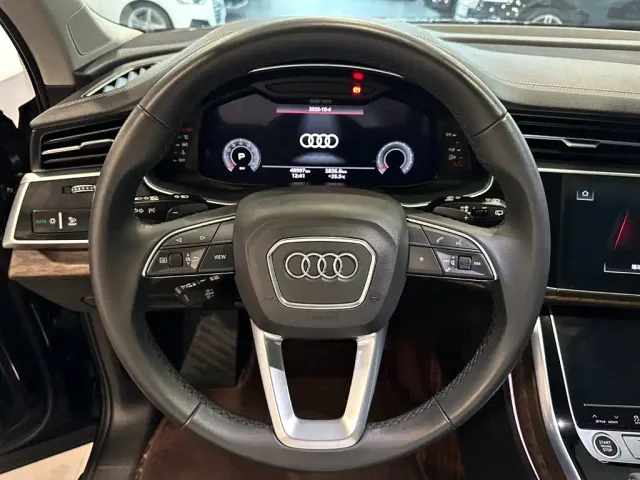 Audi Q7 — Фото автомобиля 12