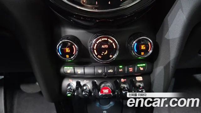 Mini Cooper Cooper 5 дверей Classic — Фото автомобиля 16