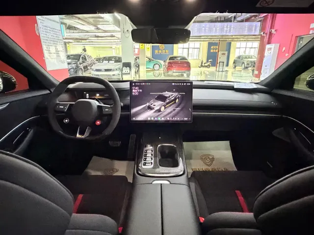 Xiaomi SU7 Ultra — Фото автомобиля 18