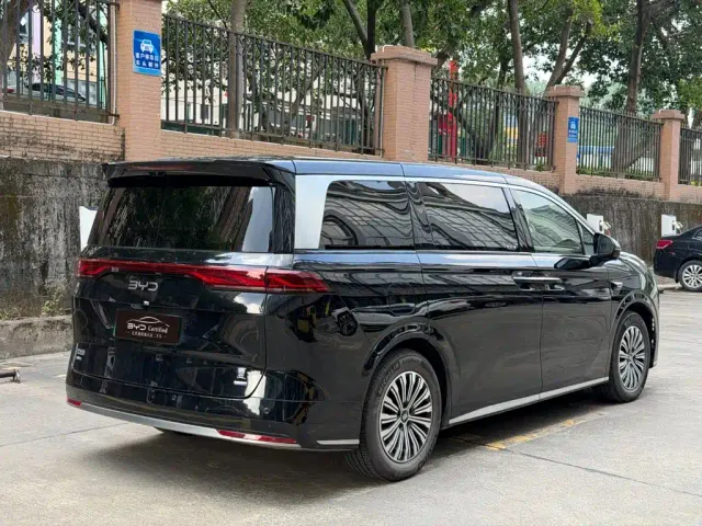 BYD Xia — Фото автомобиля 4