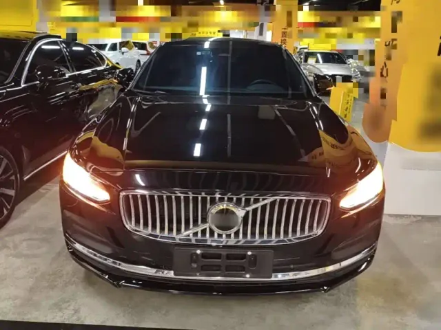 Volvo S90 — Фото автомобиля 2