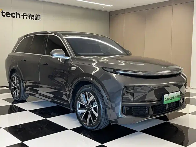 Li Auto L8 — Фото автомобиля 2