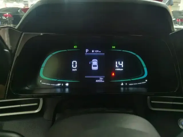 Hyundai Elantra — Фото автомобиля 14