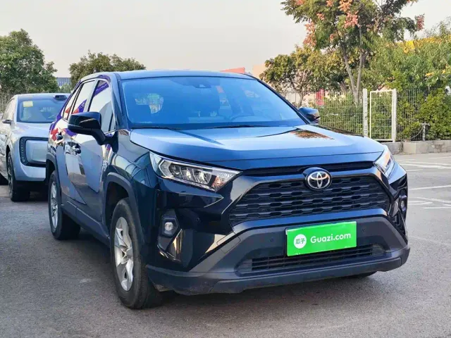 Toyota RAV4 — Фото автомобиля 21