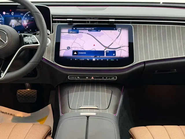Mercedes-Benz E-Class — Фото автомобиля 6