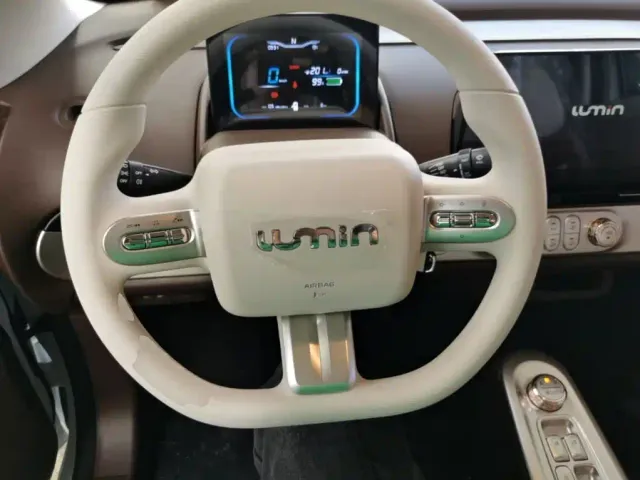 Changan Lumin — Фото автомобиля 10