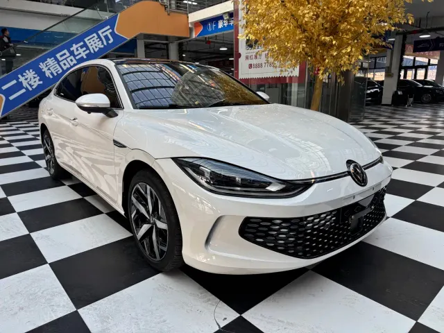 Фотография автомобиля — Volkswagen Lamando