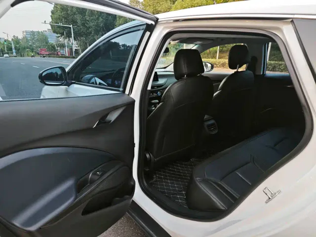 Buick Velite 6 — Фото автомобиля 12