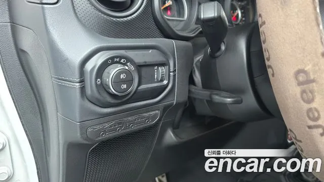 Jeep Wrangler — Фото автомобиля 25