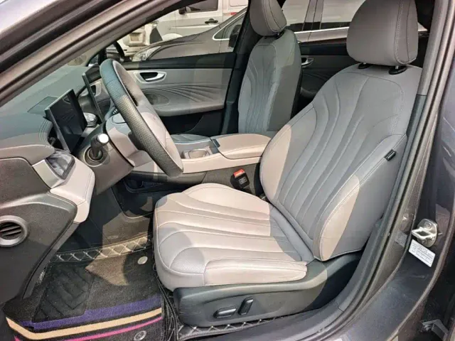 Roewe M7 DMH — Фото автомобиля 14