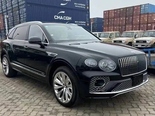 Bentley Bentayga — Фото автомобиля 3
