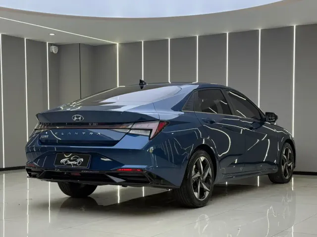 Hyundai Elantra — Фото автомобиля 16