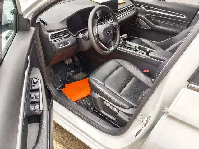 Geely Emgrand — Фото автомобиля 4