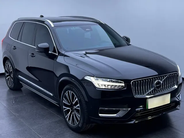 Volvo XC90 — Фото автомобиля 3