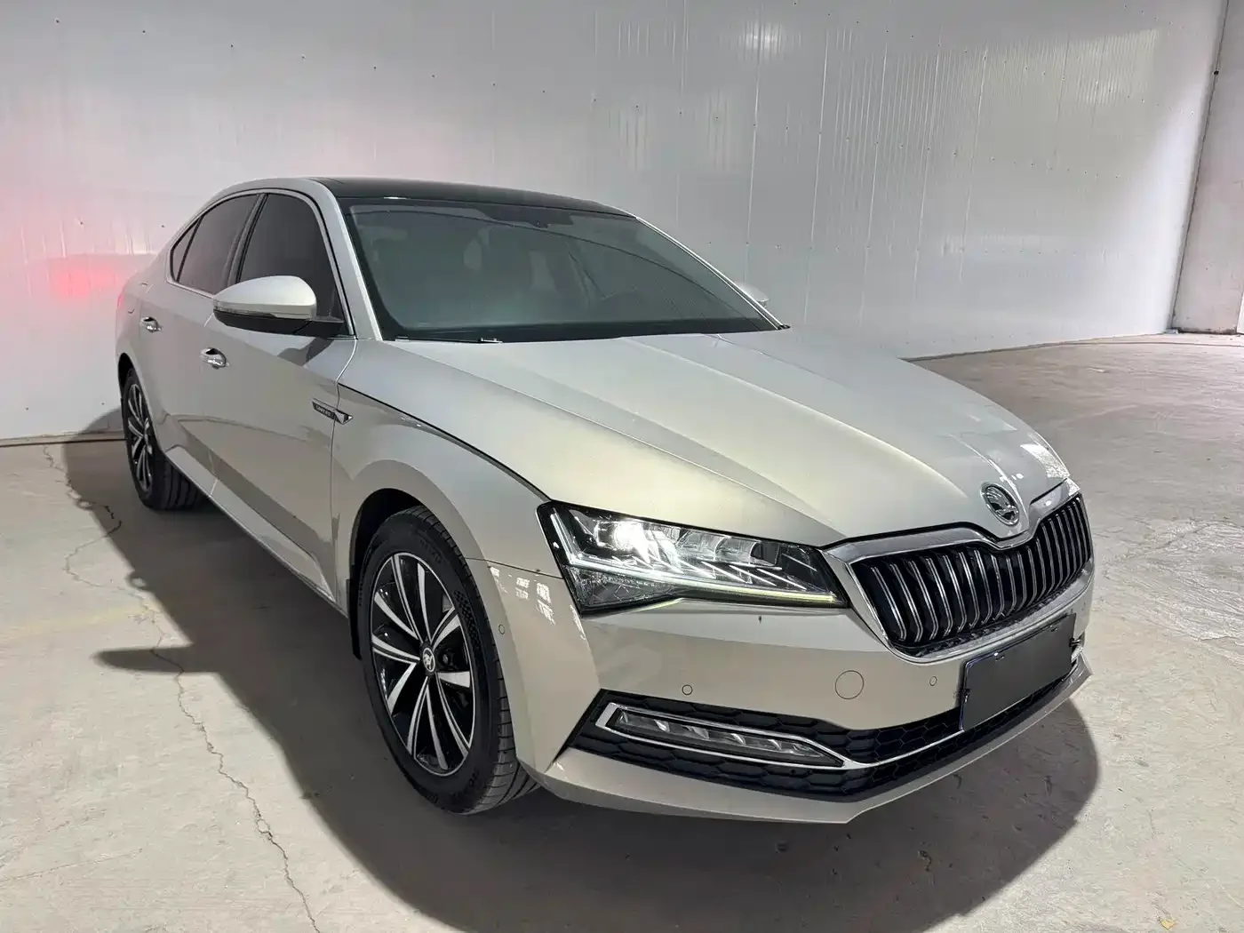Škoda Superb 2022 TSI280 DSG Premium Edition — Фото автомобиля 2