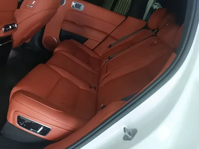 Li Auto L7 — Фото автомобиля 16