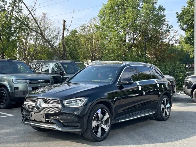 Фотография автомобиля — Mercedes-Benz GLC-Class