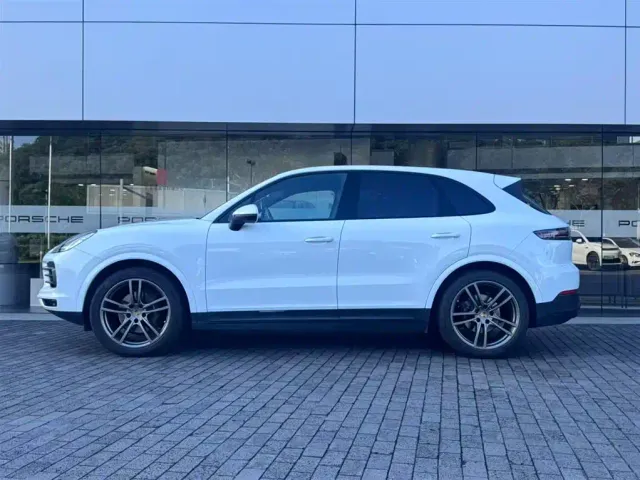 Porsche Cayenne — Фото автомобиля 4