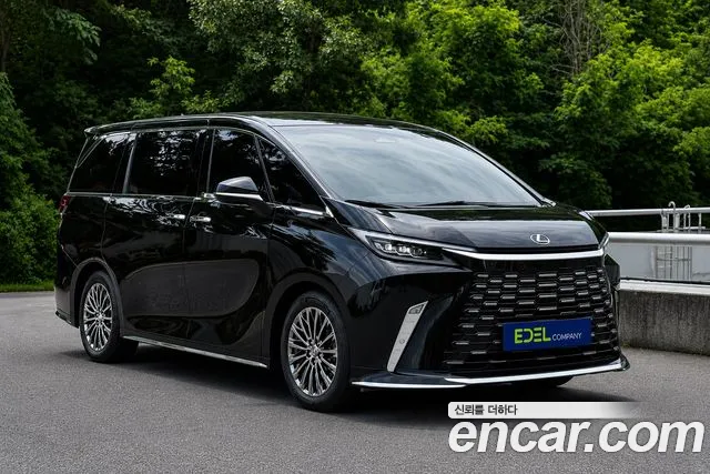Фотография автомобиля — Lexus LM 2nd Gen