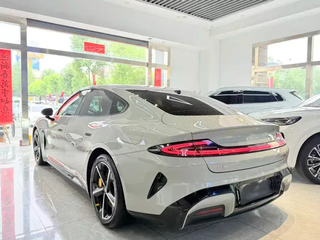 Xiaomi SU7 — Фото автомобиля 11