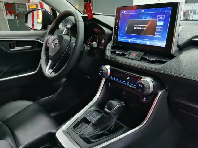 Toyota Wildlander — Фото автомобиля 7