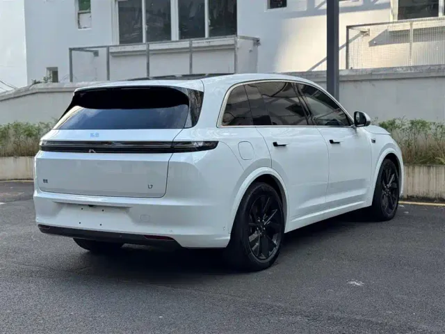 Li Auto L7 — Фото автомобиля 11