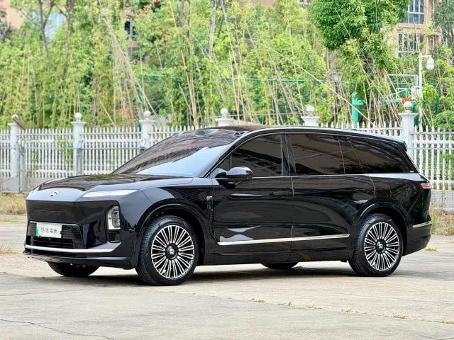 Nio ES8 — Фото автомобиля 2