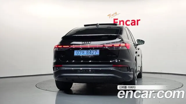 Audi Q4 e-tron F4 — Фото автомобиля 4