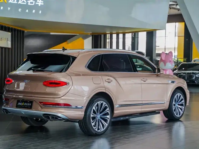 Bentley Bentayga — Фото автомобиля 17