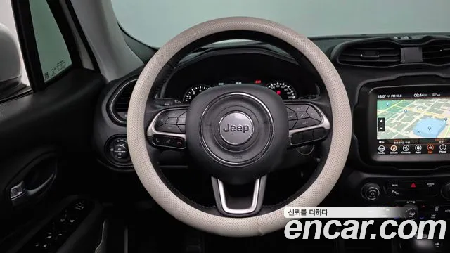 Jeep Renegade — Фото автомобиля 13
