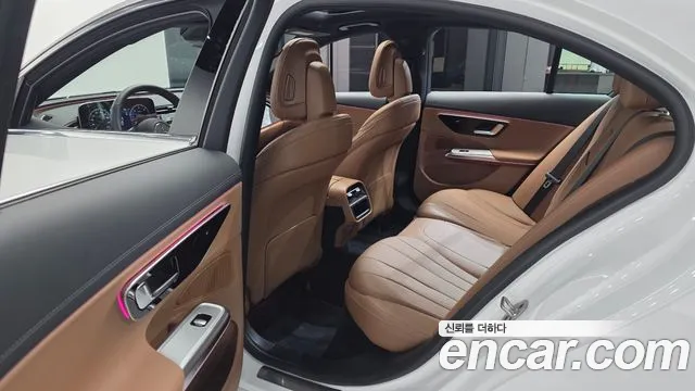 Mercedes-Benz E-Class W214 — Фото автомобиля 16
