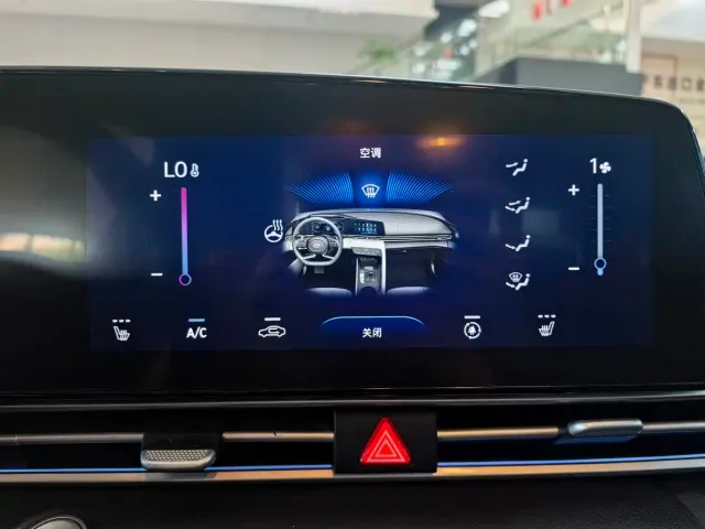 Hyundai Elantra — Фото автомобиля 16