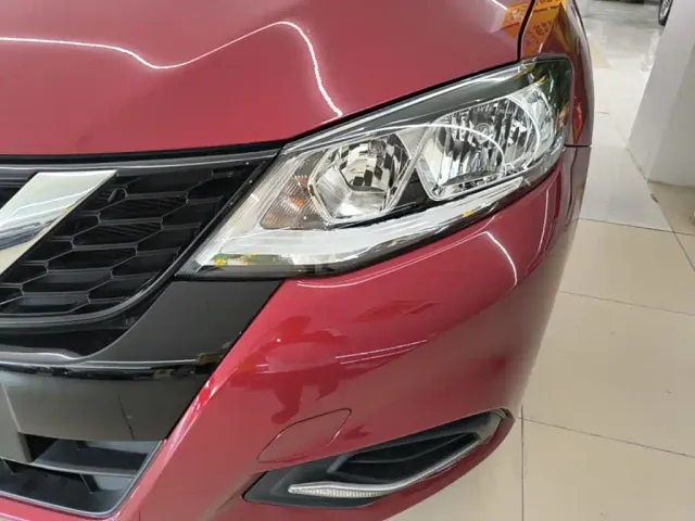 Nissan Tiida — Фото автомобиля 23