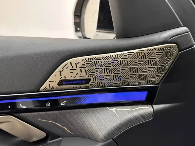 BMW 5 Series — Фото автомобиля 16