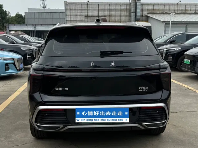 Hongqi HS3 PHEV — Фото автомобиля 5
