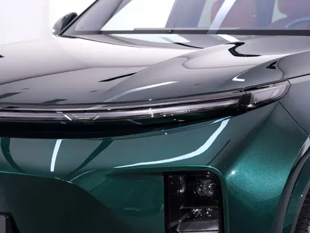 Li Auto L8 — Фото автомобиля 10