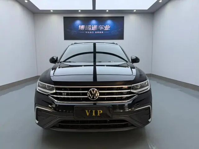 Volkswagen Tiguan L — Фото автомобиля 2