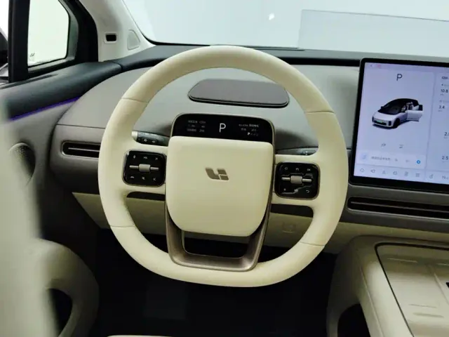 Li Auto i8 — Фото автомобиля 15