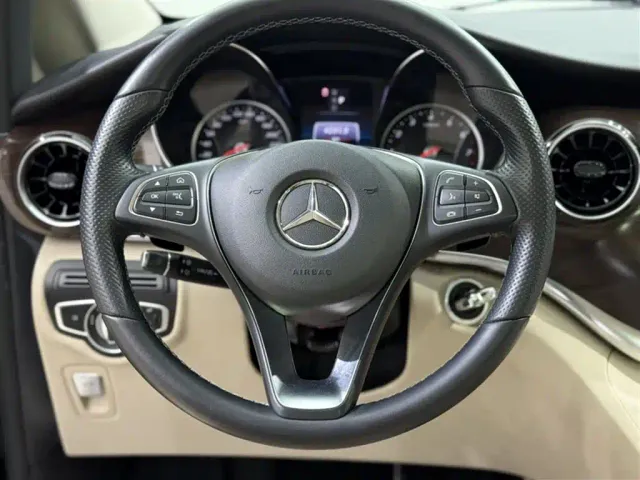 Mercedes-Benz V-Class — Фото автомобиля 8