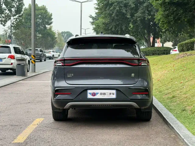 BYD Tang — Фото автомобиля 5