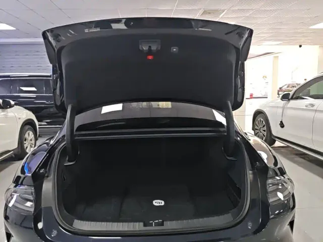Xiaomi SU7 — Фото автомобиля 18