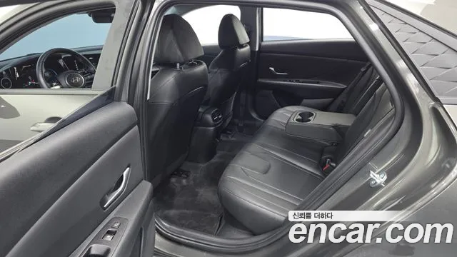 Hyundai Avante CN7 — Фото автомобиля 18