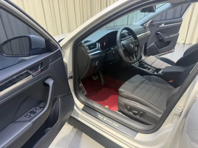 Skoda Superb — Фото автомобиля 9