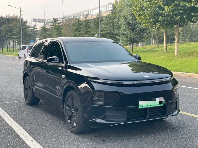 Li Auto L6 — Фото автомобиля 2